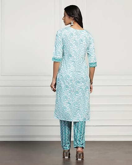 Women Cotton Blend Printed Kurta with Pant - Image 4
