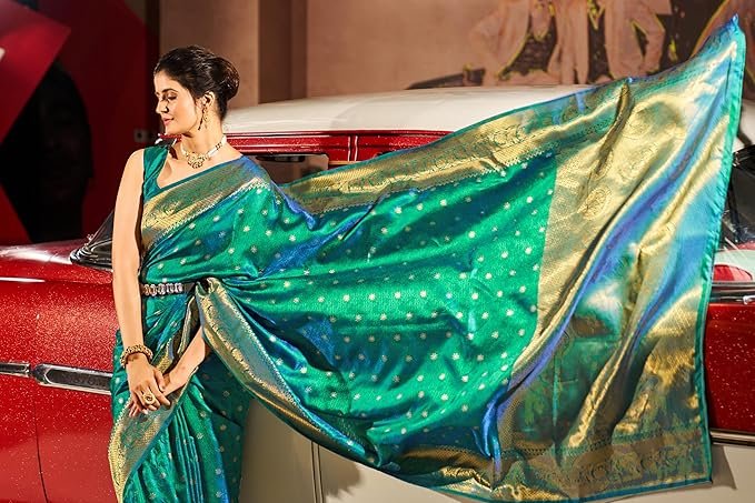 Womens Kanjivaram Banarasi Silk Saree Patola saree with Unstitched blouse piece - Image 4