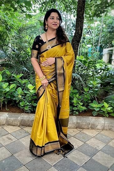 Women's Kanjivaram Soft Lichi Silk Saree With Blouse Piece
